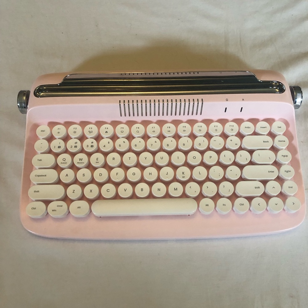 Yunzii Pink Actto Retro Mini Bluetooth 5.0 Keyboard B303 built in tablet holder